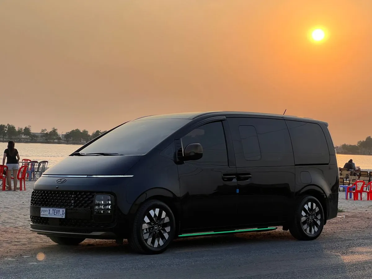 Hyundai Staria Models 